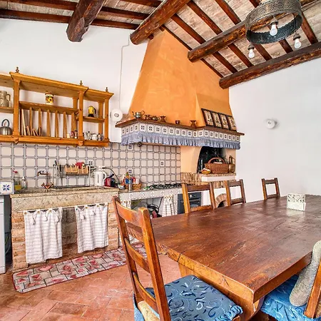 Casale Rosso - * Castel San Felice